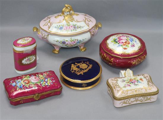 A collection of decorative French porcelain,